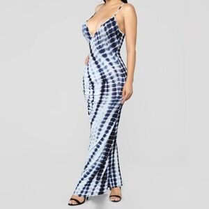 ☀️ Tye-dyed Fashion Nova Maxi Dress ☀️